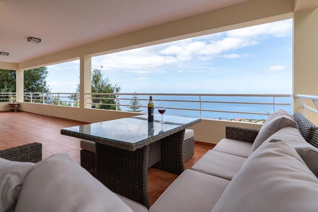 Sunnyside Villa Calheta