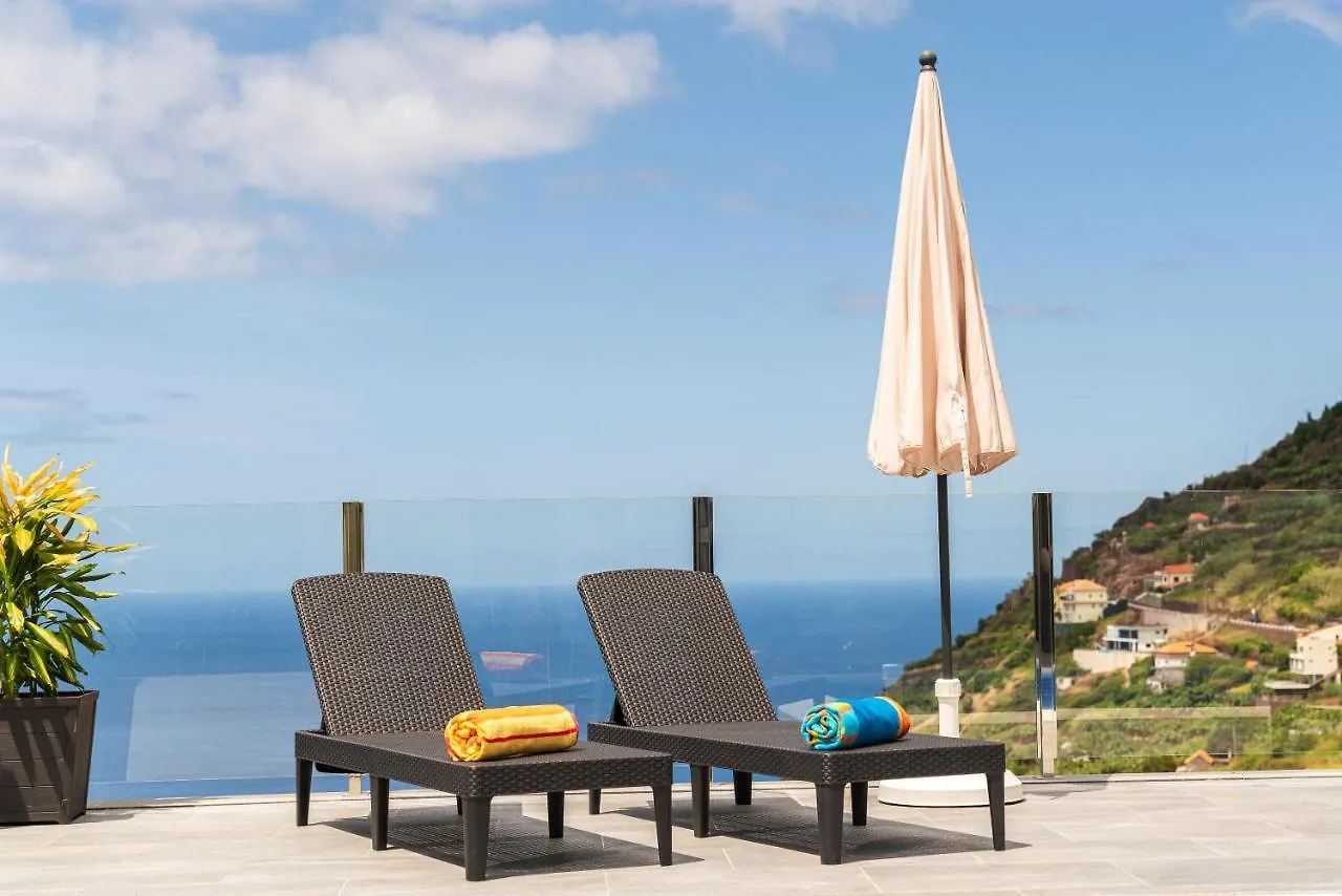 Sunnyside Villa Calheta